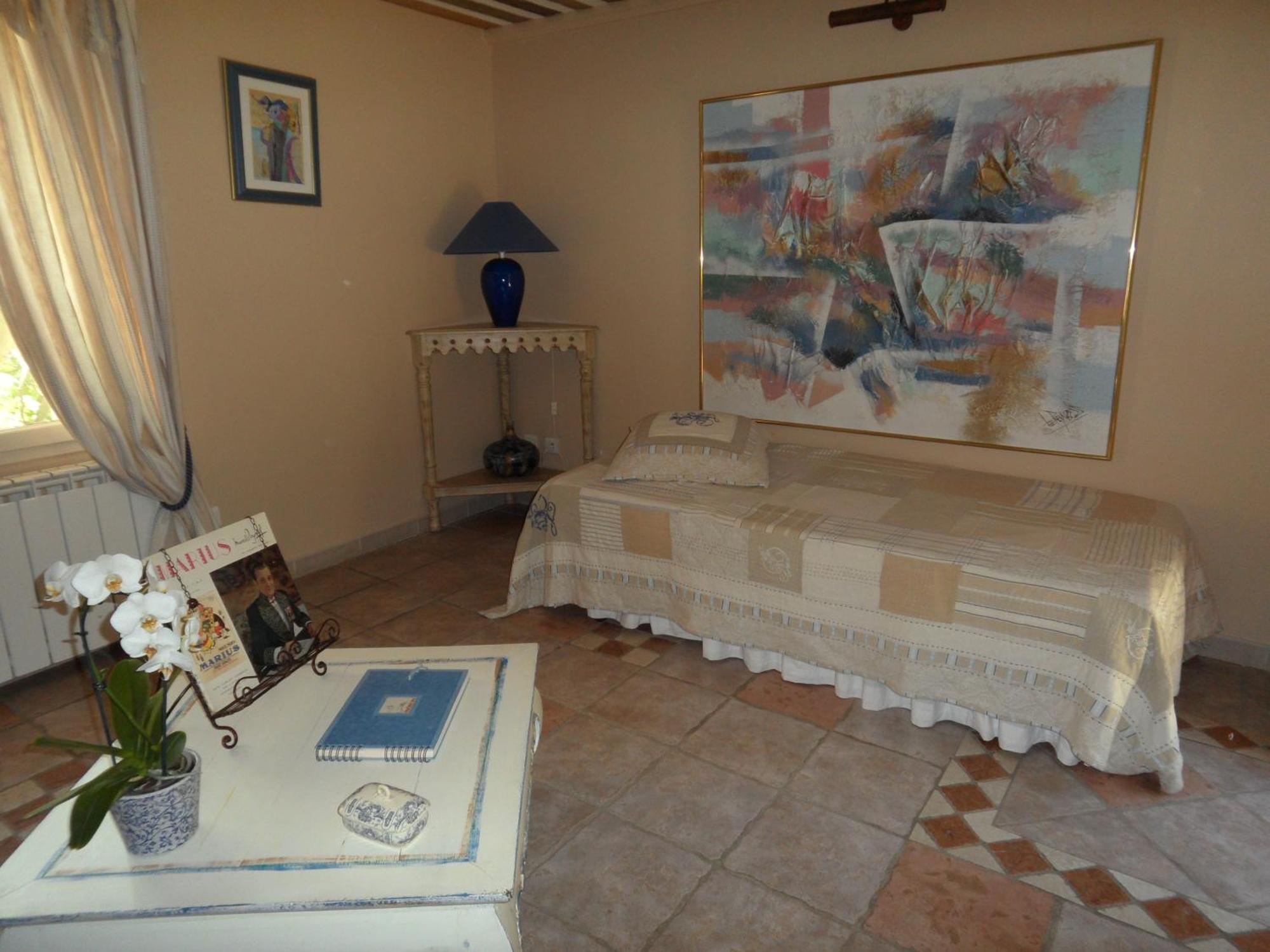 Bed and Breakfast Mas de Foncaudette Lourmarin Habitación foto